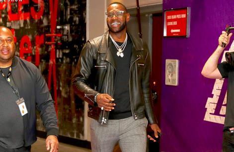 赛匆促复出 赛匆促复出