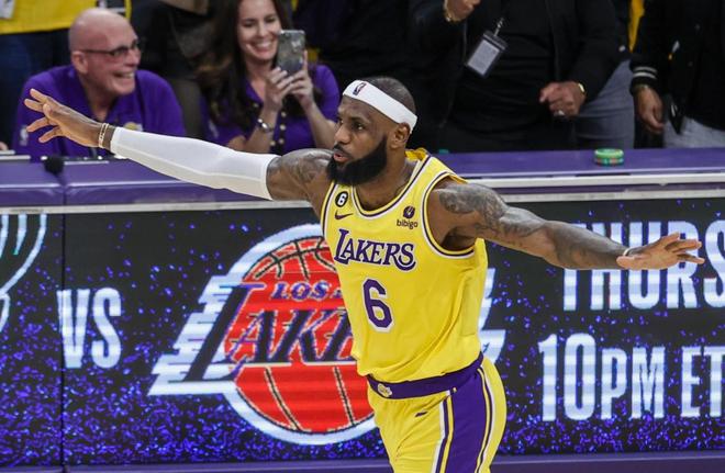 英敌人拉扯 英敌人拉扯